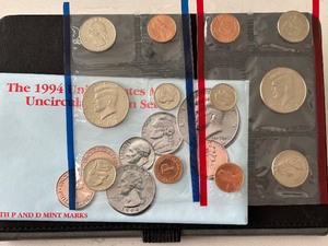 lot 114 image: 1994 P & D Mint Set