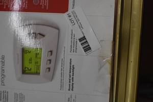 lot 1 image: Programmable Thermostat