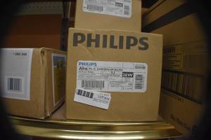 lot 14 image: Fluorescent Lamps