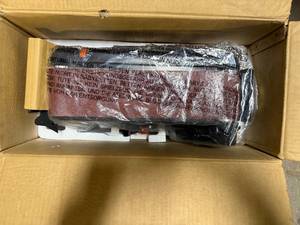 lot 105 image: WEN 6502T 4.3-Amp 4 x 36 in. Belt and 6 in. Disc Sander with Cast Iron Base