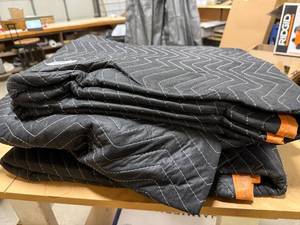 lot 107 image: Moving blankets