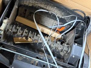 lot 113 image: WEN DT1516 16-Inch 15-Amp 2-in-1 Electric Dethatcher and Scarifier