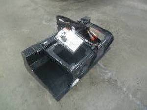 lot 56 image: Wolverine Mini Grapple Bucket 44