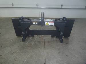 lot 108 image: Wolverine 3 Point Quick Attach Adapter Class# 1