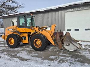 Case 621D Wheel Loader