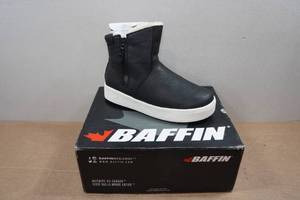 lot 5 image: Baffin Liberty Womens Stylish Winter Boot - Size 10