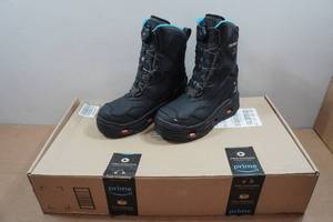 lot 6 image: Korkers Polar Vortex 1200 Womens Winter Boots - Size 9