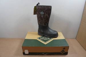 lot 9 image: Muck Boots Mens Chore Classic Tall Boots - Size 7