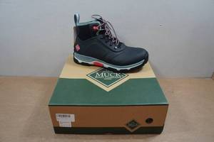 lot 10 image: Muck Boots Womens Apex Lace-Up Boots - Size 12