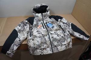 lot 17 image: Clam Icearmor Rise Parka with Motion Float - Small