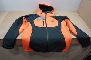 lot 18 image: Blackfish Zenith Softshell Jacket - Medium