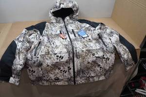 lot 21 image: Clam Icearmor Rise Parka with Motion Float - 4XL
