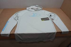lot 47 image: Blackfish Guide UPFCooling Hooded Long Sleeve - Medium