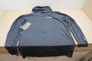 lot 48 image: Blackfish Angler UPFCooling Hooded Long Sleeve - Medium