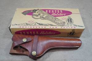 lot 71 image: Hunter Leather Gun Holster