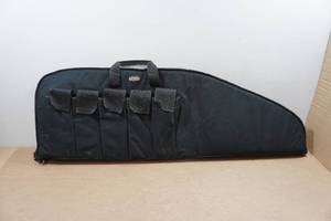 lot 92 image: Guide Gear Long Gun Case