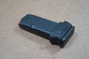 lot 107 image: Glock 15-Round 9mm Magazine