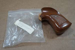 lot 114 image: Walnut Competition Grip for Smith & Wesson Revolver
