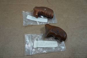 lot 124 image: Smith & Wesson J-Frame Wood Grips
