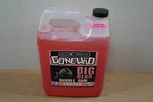 lot 131 image: Gone Wild Big Bear Bubble Gum Topper