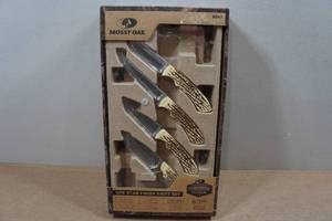 lot 136 image: Mossy Oak 4-Pack Stag Finish Knife Set