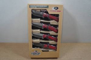 lot 139 image: Mossy Oak 8 Piece Fixed Blade Hunting Knife Combo Set