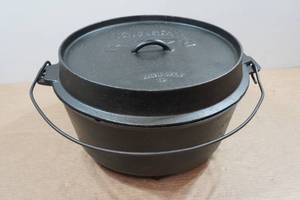 lot 187 image: Cabelas Cast Iron 14 Quart Dutch Oven