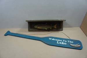 lot 256 image: Decorative Oar and Fish Shelf