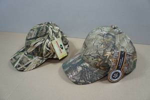 lot 260 image: 2 Hunting Hats