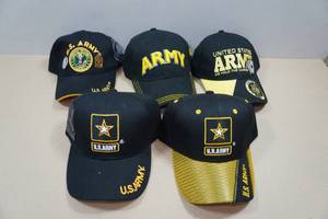lot 284 image: 5 United States Army Hats