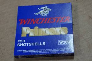 lot 316 image: 100 Winchester W209 Shotshell Primers