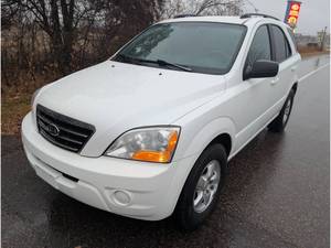 lot 8 image: 2008 Kia Sorento LX