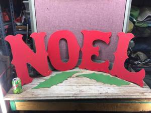 lot 112 image: Vintage Red N-O-E-L Wooden Letters - 18