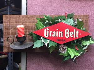 lot 114 image: Vintage GRAIN BELT BEER - Holly - Holiday Advertiser Display