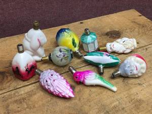 lot 124 image: Group Vintage Christmas Light Bulbs - Japan