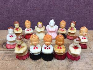 lot 125 image: Group Vintage Christmas ChoirAngel Candles - Gurley - Socony - Unlit