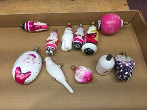 lot 132 image: Vintage MCM - Christmas Light Bulbs - Santa et al