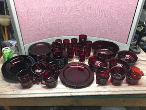 lot 138 image: Festive Large Group Vintage ARCOROC - Ruby Red Dishes