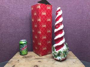 lot 169 image: Vintage PENN WAX WORKS - Holiday Candle - 15 Unlit