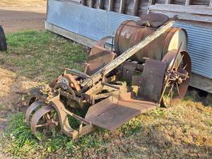 lot 5 image: Horse-Drawn Tobacco Planter