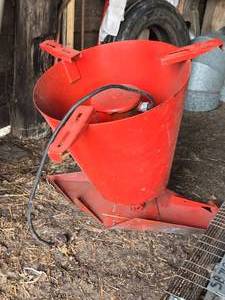 lot 29 image: Grain Bin Auger Attachment