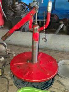 lot 51 image: Grease Pump