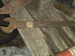 lot 53 image: 2-916 Wrench