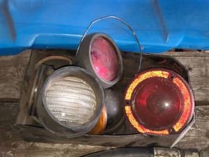 lot 62 image: Lot of (5) Tractor Lights