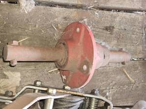 lot 63 image: Axle  Wheel Hub