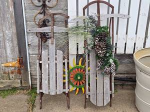 lot 88 image: Lot of (2) Vintage Wooden Snow Sleds