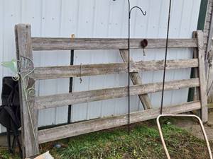 lot 89 image: Decorative Fence 10 x 5