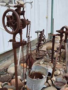 lot 93 image: Lot of (3) Yard Dcor