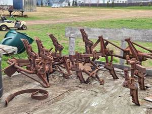 lot 94 image: Farmall Model B Cultivator