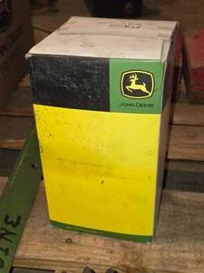 lot 109 image: John Deere Filter AE43494 (in original packaging)